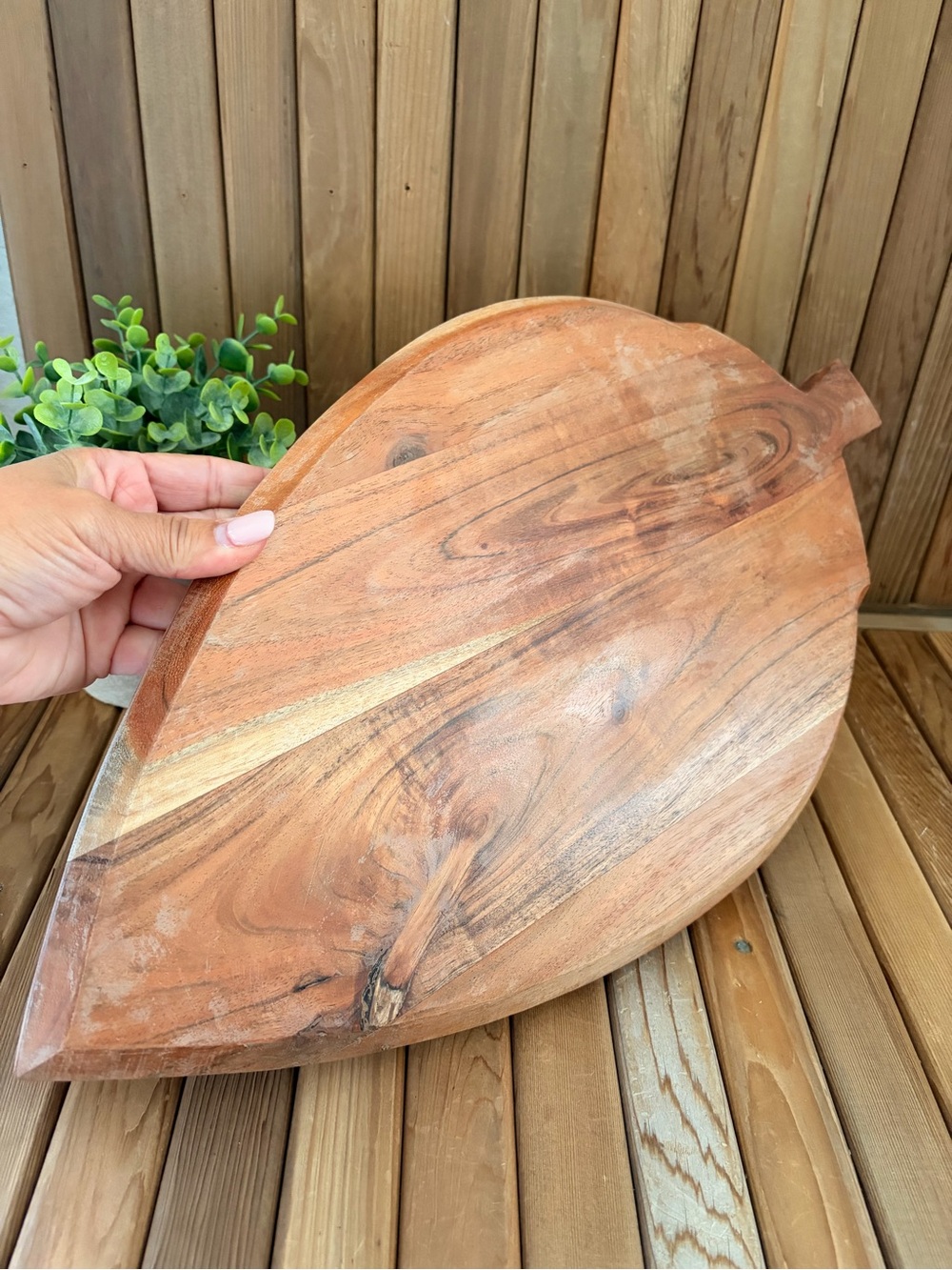 Handcrafted Leaf-Shaped Acacia Wood Serving Board, Decor or Charcuterie Platter - Picture 3 of 4